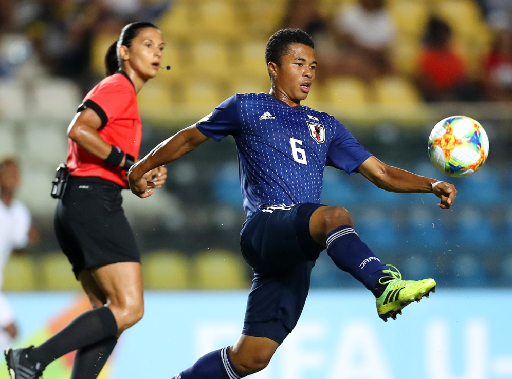 包含白俄罗斯队在比赛中不敌强敌，遗憾出局的词条