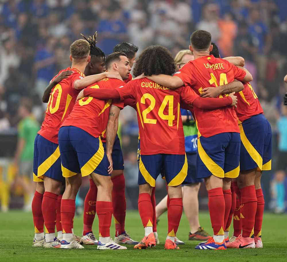 西班牙队全面战胜对手,迎来胜利的简单介绍 西班牙队全面战胜对手,迎来胜利的简单介绍