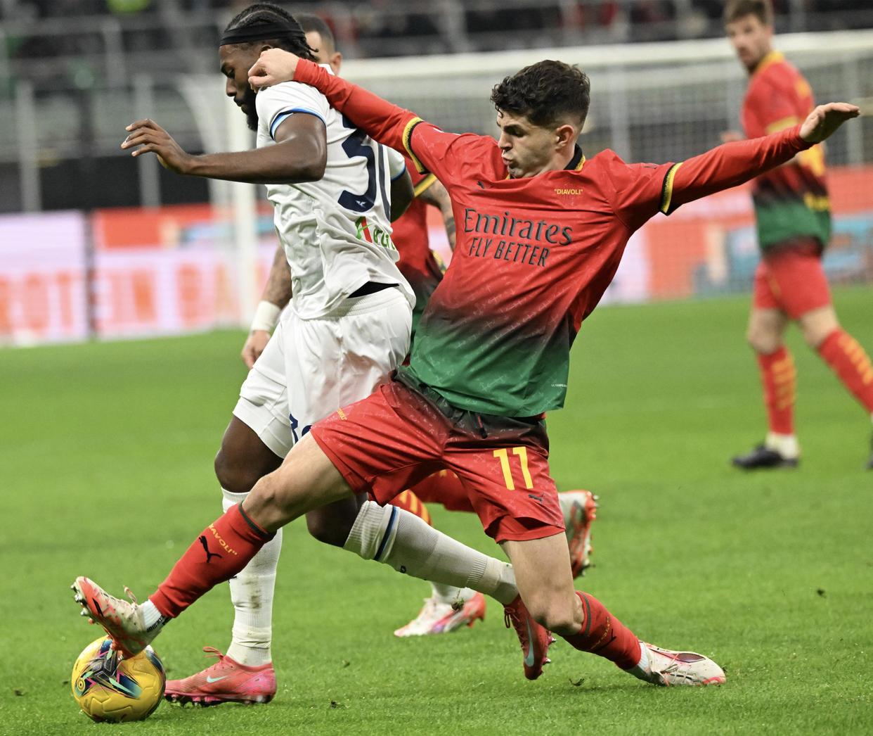 关于意甲比赛中场大战，双方战平收场的信息