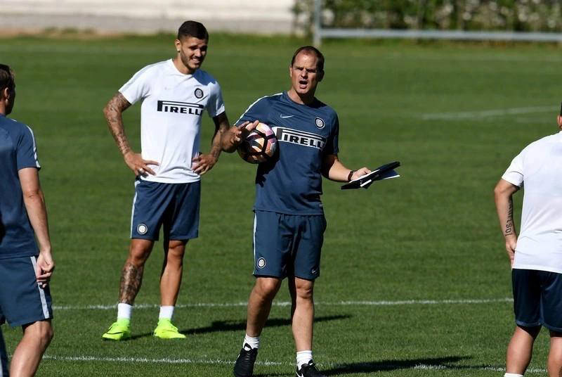 包含荷兰队迎来一位全新的主教练的词条