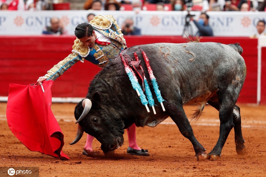 比赛激烈竞争,战术博弈惊险百出的简单介绍 比赛激烈竞争,战术博弈惊险百出的简单介绍