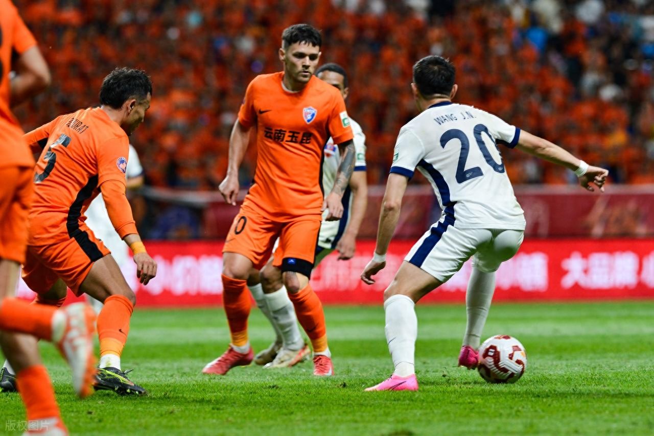 关于阿雅克肖球员集体训练,备战下轮比赛的信息 关于阿雅克肖球员集体训练,备战下轮比赛的信息