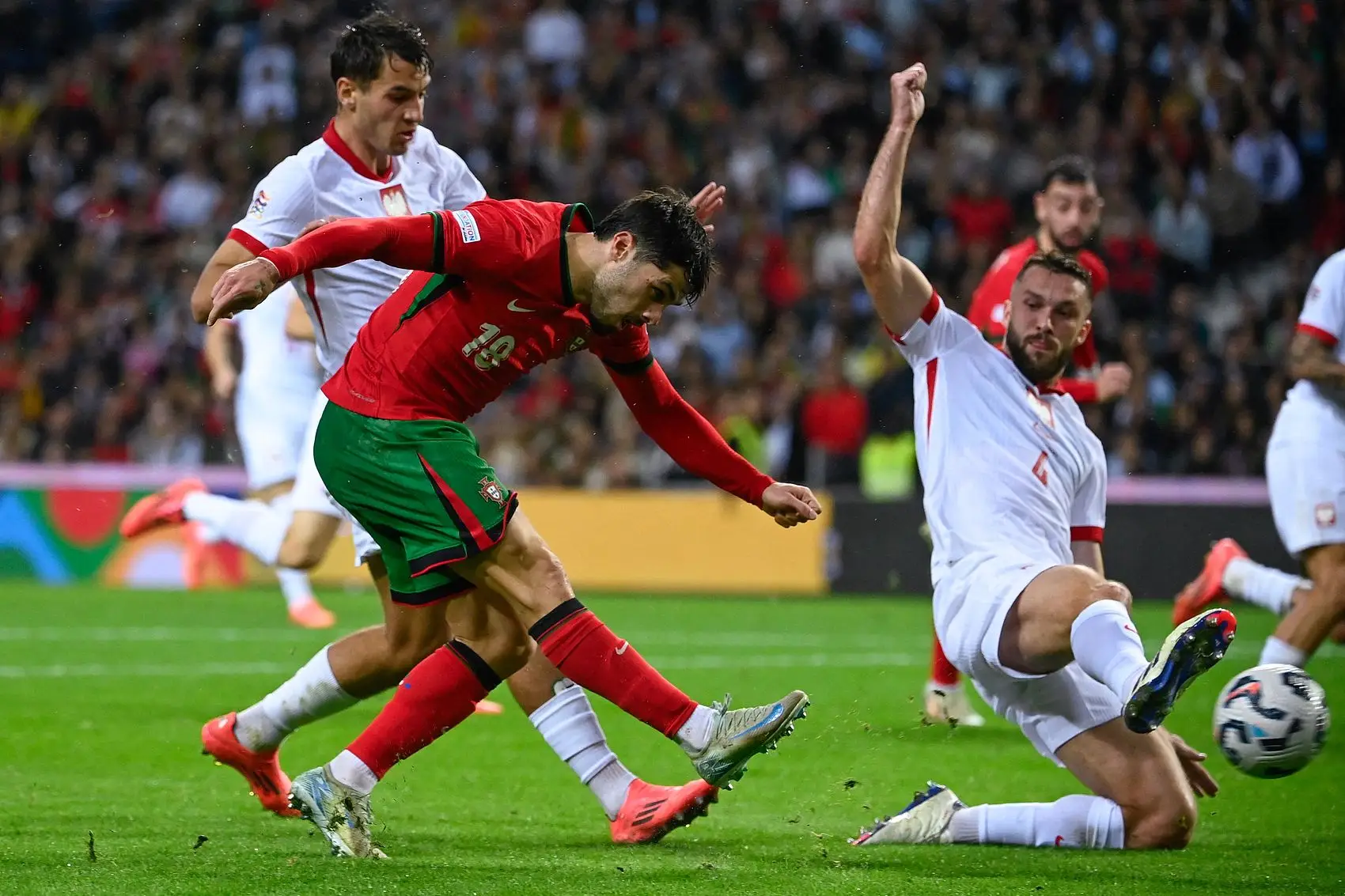 葡萄牙队鏖战法国队，波尔高光表现的简单介绍