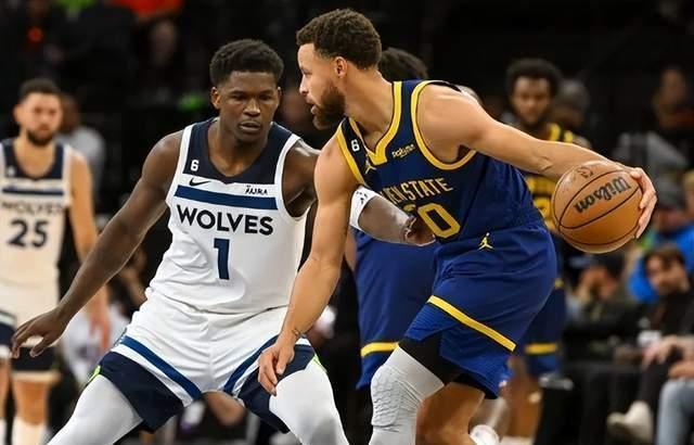 包含江苏队翻盘深圳队，戈贝尔状态火热的词条