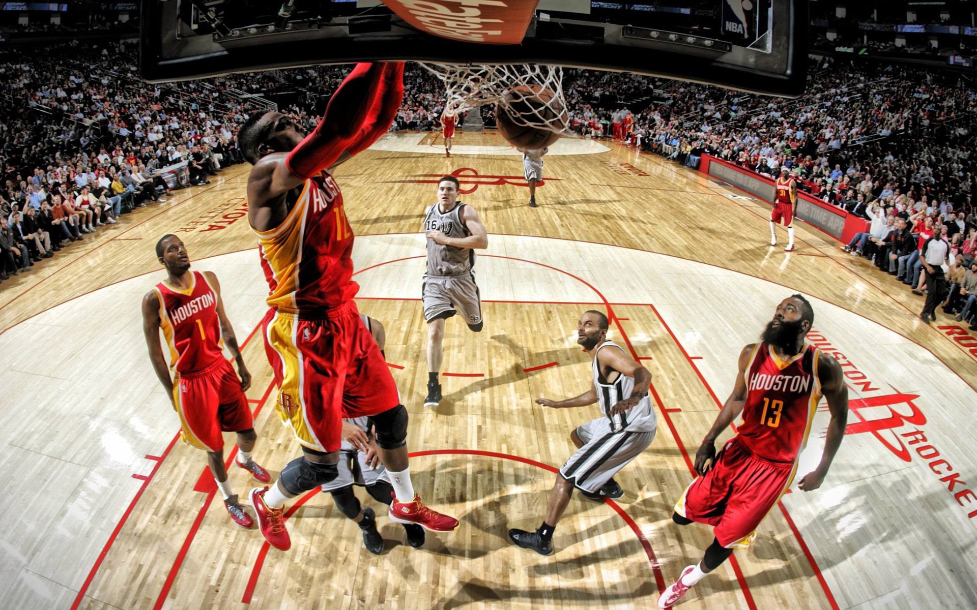 布克关键战不手软，勇士主场力克黄蜂