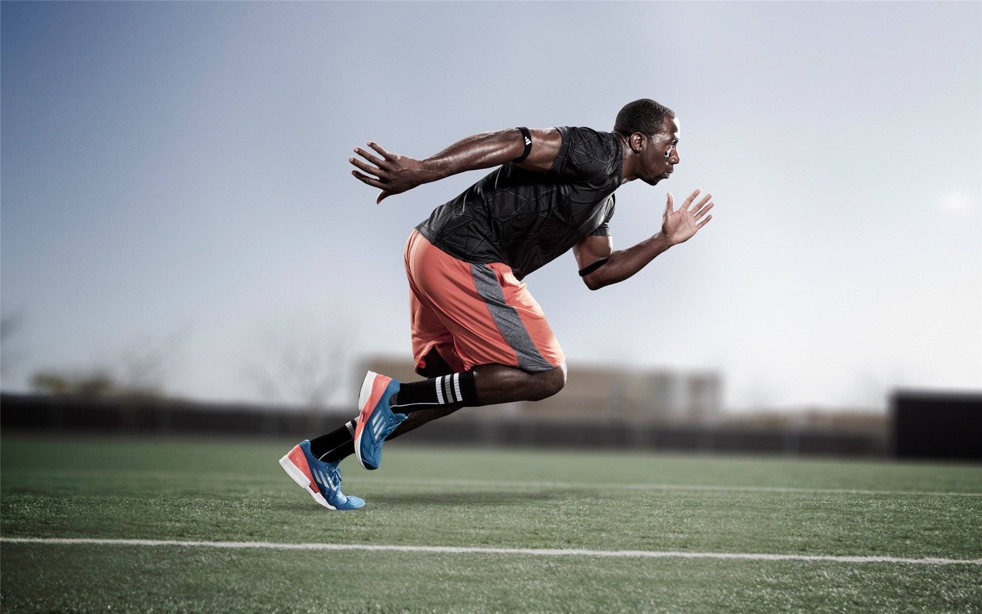 南粤德比新章，广州队完胜广东队，张镇麟惊艳四座诠释篮球未来